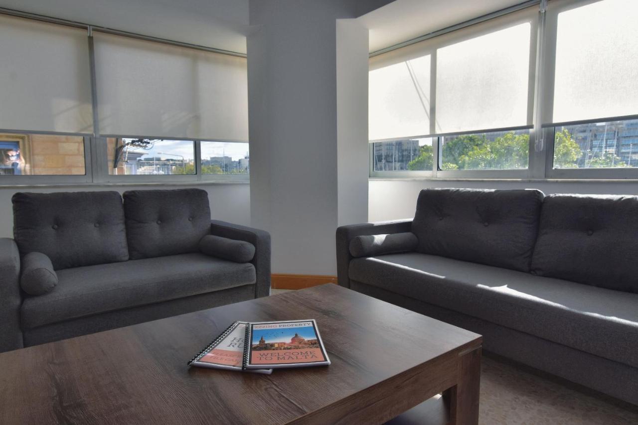 2 Bedroom, Central And Spacious Apartment With Sea View - 2 Msida Buitenkant foto